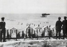 German sea plane  Ostend beach 1914.jpg