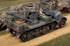 K&C - KM017 - Sd. Kfz. 9 Famo Recovery Vehicle - 05s.jpg