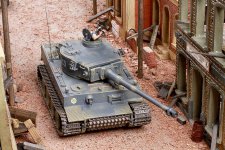 WS216 - Tiger 1 (Early Production) - 03s.jpg