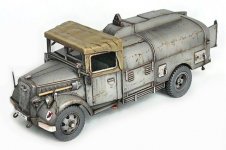 luftw fuel truck.jpg