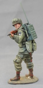 WW 138 US PARATROOPER RADIO OPERATOR ARNHEM 1944.JPG