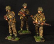 paras 002.jpg