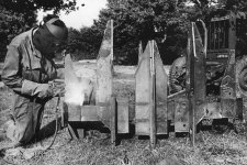 hedgerow_cutter_for_Allied_tank_Normandy_1944.jpg