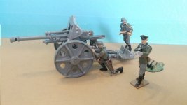 FeldHaubitze 18 105mm. GERMAN ARTILLERY WW2.jpg