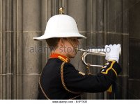 a-bugler-from-the-royal-regiment-of-scotland-plays-the-last-stand-b1ptkr.jpg