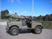 106mm_land_rover.jpg