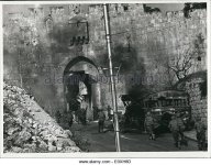 dec-00-1967-jerusalem-6-day-war-israeli-soldiers-taking-the-old-city-e0xh8d.jpg