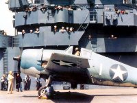 grumman-f6f-hellcat-fighter-uss-yorktown-01.jpg