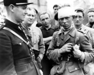 GERMAN PRISONER WITH FRENCH POLICEMAN 01.jpg