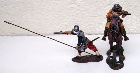 Royalist sergeant of pike & firing roundhead (1).JPG