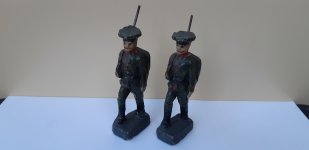 Two marching soldiers 1 - kopie.jpg