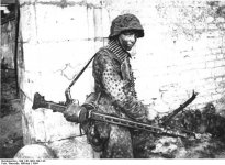 Waffen SS MG42.jpg