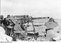 Bundesarchiv_Bild_101I-151-1791-11%2C_Russland%2C_Flak_im_Erdkampf.jpg