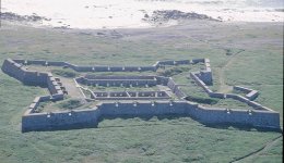 800px-Churchill_Fort_Prince_of_Wales_1996-08-12.jpg