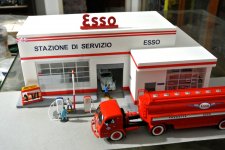 ESSO SERVICE STATION 00.jpg