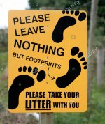 llangennith-south-wales-uk-10th-september-2012-litter-sign-at-the-CM0YF8.jpg