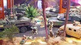 3. Figarti Iraqi War figures and tank Diorama 7_edited.jpg