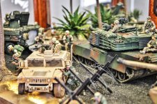 5. Figarti Iraqi War figures and tank Diorama 2_edited.jpg