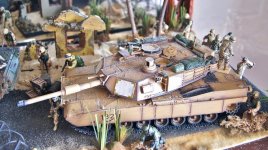 8. Figarti Iraqi War figures and tank Diorama 11_edited.jpg