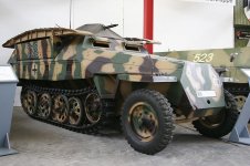 800px-SdKfz251-7.jpg