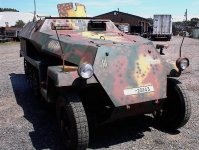 Hanomag 251 Hood 2.jpg