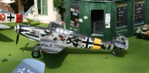 ME109 dark camo heart red.jpg