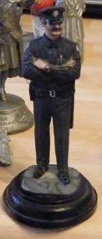 LAPD officer.jpg