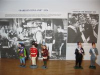 Laurel & Hardy miniatures 003Forum3.jpg Laurel & Hardy miniatures 003Forum3.jpg