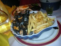 800px-Moules_frites.jpg