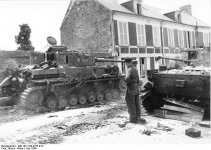 Bundesarchiv_Bild_101I-738-0273-01A,_Villers-Bocage,_zerstörter_Panzer_IV.jpg