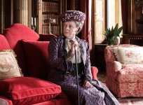 Maggie-Smith-in-Downton-Abbey-2010-maggie-smith-22360641-1159-855.jpg