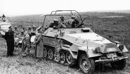 SdKfz 251 C_Guderian's command track_France 1940_2.jpg