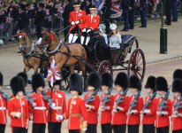 Kate+Middleton+Trooping+Colour+QTtM-iJCBeFl.jpg