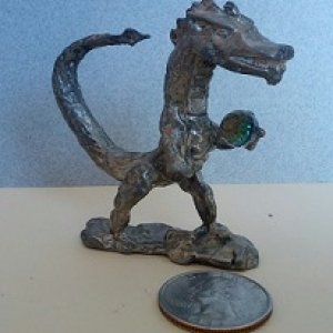 Walking Dragon kit does not come with crystal. I do have a few crystals left for an extra dollar per kit till they are gone so ask if you want one.