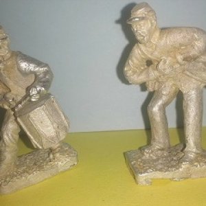 54mm Drummer boy and wounded Yankee. 2 kits