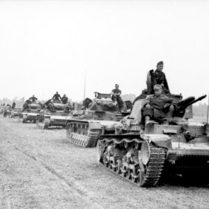 Bundesarchiv Bild 101I 769 0236 23, Frankreich, Panzer 35t und Panzer IV