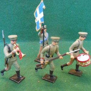 CBG Mignot Greek Infantry WW1 Charging drummer, flagbearer, bugler, rifleman