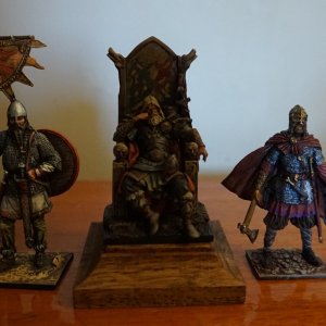 rsz viking king and royal guard