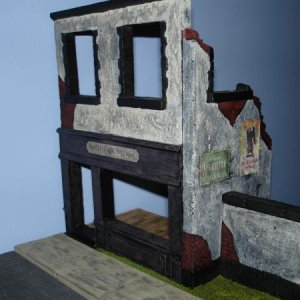 Another building section this time on a 6"x12" base
Verlinden building