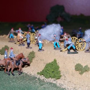 1/72 scale Confederate gun section by Imex and accurate.