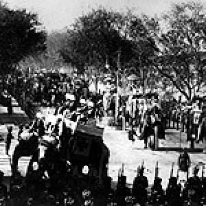 Elephant procession through Delhi to the great Durbar held to celebrate the coronation of Edward VII.