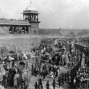 Circa 1903: Edward VII's Coronation Durbar passing the Janina Masjld in Delhi. (Photo by Hulton Archive/Getty Images)