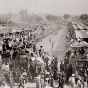 Delhi Durbar - Crowd and bustle