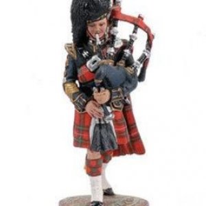 Chas Stadden # 32. Pipe Major Royal Scots Dragoon Guards 1978.
PAINTER: HARVINDER KALSI. MARK= HK JOINED. ++