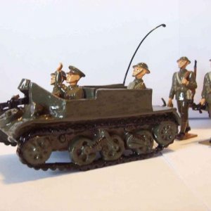 Bren Gun Carrier and support infantry by Guillermo Hiriart