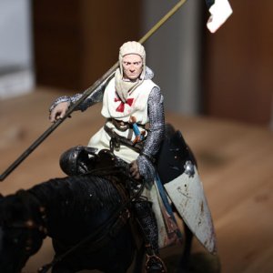 Andrea Miniatures Templar Knight on horseback c. XI  S8 F40   90 mm (3)