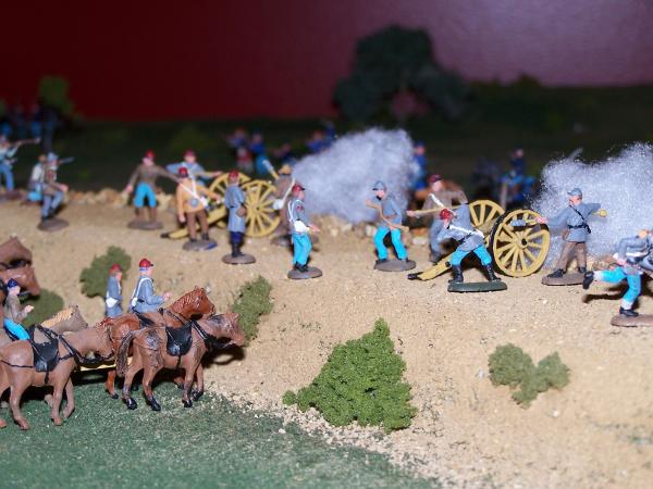 1/72 scale Confederate gun section by Imex and accurate.