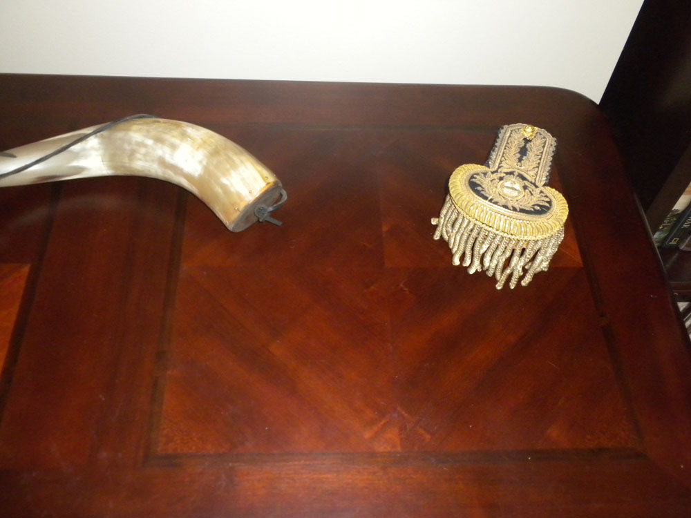 AWI Powder Horn and 19th Century Epaullett