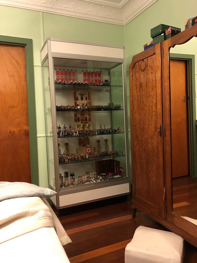 Berlin '38 display cabinet