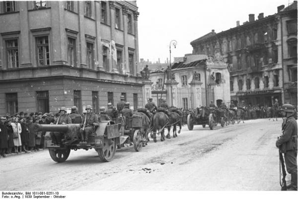 Bundesarchiv Bild 101I 001 0251 10, Warschau, Parade deutscher Truppen